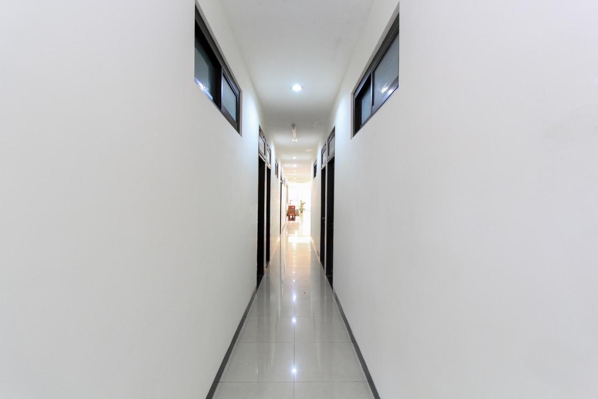 Hotel O Genteng Near Genteng Market Formerly Uno Hotel Sorabaya Extérieur photo